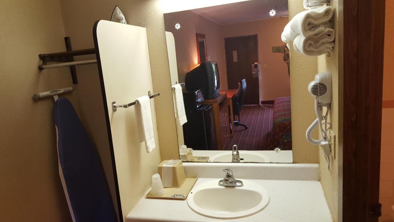 Scottish Inn Knoxville Exteriör bild